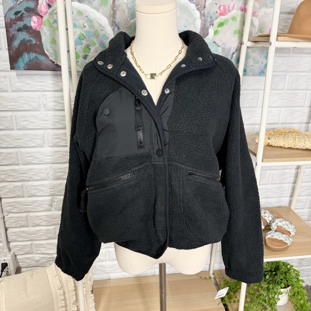 Free People New Hit The Slopes Black Fleece Jacket - Picture 2 of 4